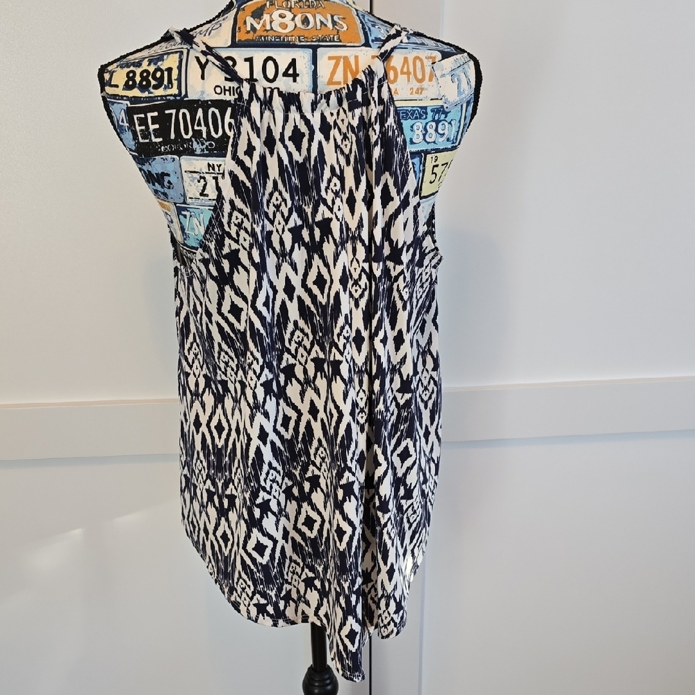 First Love Monochrome Geometric Tank Top - Picture 2 of 7